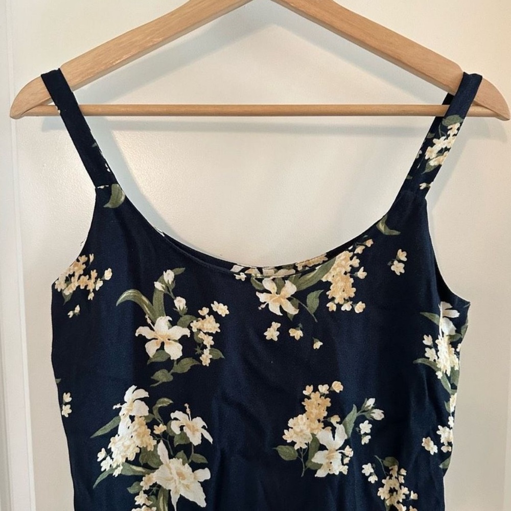 Reformation Puglia Dress in Yolanda size 2 - Picture 6 of 8